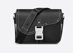 CHRISTIAN DIORMINI DIOR BESACE SADDLE Référence : 1ADPO049YKK_H00N. MODEL: BESACE SADDLE BLACK. Crafted in black...