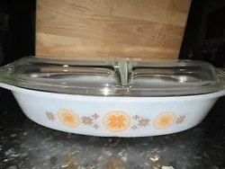 Pyrex 1 1/2 Qt TOWN & COUNTRY Divided CASSEROLE BOWL/DISH w Lid Orange Brown.
