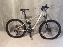 Giant Cypher 2008 26” Never used. Shimano Deore 3x 9 speed. Fox front suspension. Fox shock. Needs some cleaning..