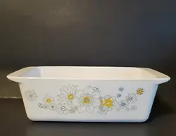 Vintage Corning Ware Loaf Pan P-315-B.  Floral Bouquet Pattern No chips cracks stains or utensil marks.  Scuffs on...