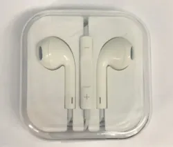 New and sealed in plastic. Designed for apple but will work with any device that takes a headphone jack. Will not show...