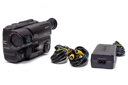 Sony CCD-TR415E. câbles audio/vidéo.