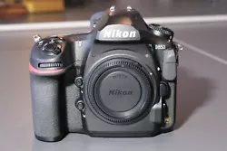 Class leading dynamic range. D850 Body and body cap. Unused Nikon D850 neck strap. Genuine Nikon D850 manual. 3 x...