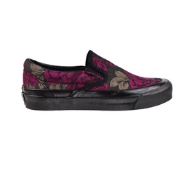Paying tribute to our first Vans factory in Anaheim, California, the Anaheim Factory Classic Slip-On 98 DX borrows...