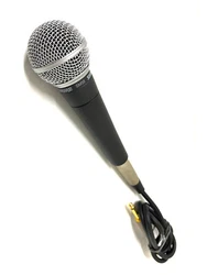 Le légendaire SM58® est un microphone vocal dynamique cardioïde très polyvalent, standard de lindustrie, qui est...