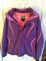 The North Face Womens Purple Hooded Winter Ski Jacket - Size M.[RCLB6] Nice Condition Coat , heavy so shipping is...