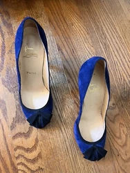 Resoled, great condition Christian Louboutin pumps in size 37.5.