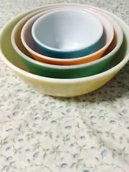 Vintage Pyrex Nesting Mixing Bowls Set of 4. 5