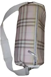 sac burberry bandoulière multicolore, le sac est d occasion et presente de petits defauts , jauni autour de la...