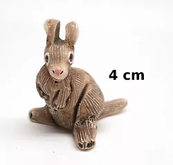 Superbe miniature dun kangourou. Pour les amoureux de beaux objets. décoration pour collectionneurs. N’oubliez pas...