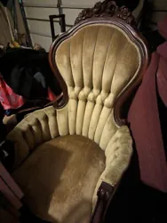 vintage king and queen chairs.