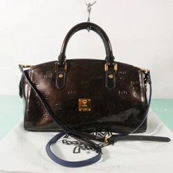 I have sold over 15,000 mcm bags since 2016. I tried my best to take defective pictures of the bag. Do not buy anyone...