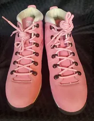 Vintage Womens Reebok Pink Suede Hiking Boots Shoes RB408ICJ Size 11 US. There is a little discoloring at the top of...
