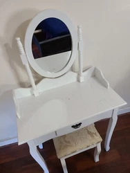 Wood Makeup Vanity Table Set Mirror Dressing Desk with Drawer Stool.in good condition .we upgrade our bedroom and we...