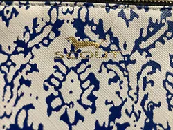 Adorable Scout Wristlet Clutch Cosmetic Bag Case White Blue New Without Tag.