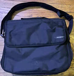 Used ResMed S9 Series CPAP Machine Carrying Case Travel Bag Padded. Great condition only one mark on the front...