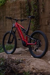 vélo électrique tout terrain, gasgas, vtt électrique, taille L, blanc et rouge.