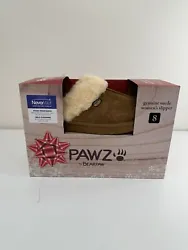 Enhance your comfort and style with the Pawz by Bearpaw Womens Mackenzie Suede Scuff Slipper. This slip-on slipper...
