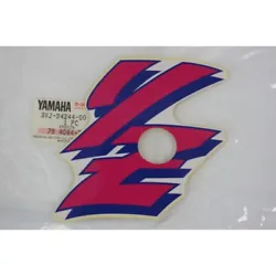 Autocollant bande de carénage gauche Yamaha YZ 125 1991. Les réclamations relatives à lusure normale des pièces de...