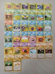 Lot De 32 Cartes Pokémon Fossile Japonaises Complet.  Collection complète, ne manque que les holos.  Possibilité de...