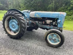 Fordson Major diesel tractor, Starts very good and runs great, good power, all gears work as they should.  PTO, 3...