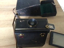 Appareil photo type jumelle de Zion vers 1900.