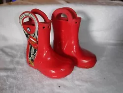Great size 10 Crocs boots rain. I am not a professional and just enjoy looking for treasures.