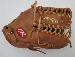 Glove is in Excellent pre-owned condition and isnt even fully broken in yet. Tons of life left in this one.