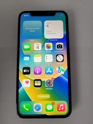 Apple IPhone X 64GB Blanc en très bon état. Envoi rapide et soigné.