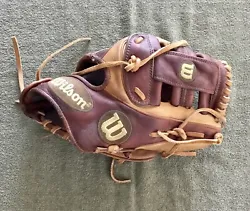 Older Used Wilson A2000 11 1/2” Two Tone Brown Fielders Glove Right Hand Throw. This Wilson A2000 fielders glove fits...