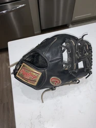 Glove is used and broken in. Pro taper (youth fit) has the coveted “Goldie’s”. They show some wear. The foil has...