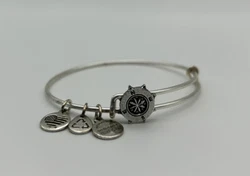 Alex And Ani Compass Silver Bangle Bracelet Alex & Ani Bracelet One Size. Condition is “Used”. Shipped with USPS.