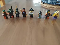 Figurines Lego Ninjago.  Voici ici un ensemble de figurines Lego Ninjago issues de différents sets. Figurines...