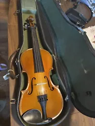 Franz Hoffmann Prelude 4/4 Violin with case. Sold as photographed.
