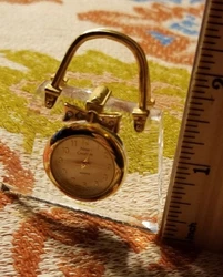 Solid Plastic Small Quartz Desk Clock- runs, keeps time, new battery.