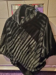 Guess Womens Fur Shawl Black Poncho New One Size Fits All No refunds