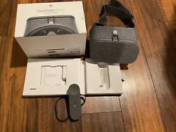 Google Daydream View VR Headset  with remote and box - Slate.