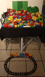 Vends gros vrac de Légo DUPLO de + de 6,5Kg pour les 1,2,3 ans. Jai rajouté un numéro Duplo Noël que jai retrouvé!...