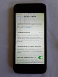 Apple iPhone SE - 32 Go - Gris Sidéral (Désimlocké) voir photos plus d infos me contacter le chargeur et pas d...