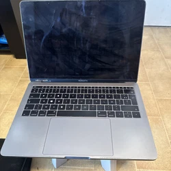 MacBook Pro en état pour Piece Je ne connais pas son historique, vendu en l’état. Aucun retour.