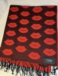 Beautiful unused Victoria’s Secret red lips blanket throw and even a cover up or shawl58