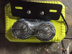 A vendre feu arrière à led pour moto avec support de plaque..