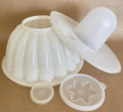 Large Sheer Jello Mold #776. Flower Seal, Insert w/Seal.