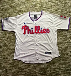 (NWT) Philadelphia Phillies Bryce Harper World Series Patch Cream Jersey (LARGE).
