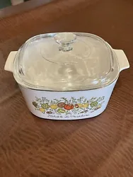 This Corning Ware Square Casserole Dish is a must-have for any vintage kitchen. With a capacity of 3 quarts, its...