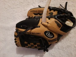 Rawlings Players Series Childrens 9” Baseball Mitt Glove PL109CB pre-owned.