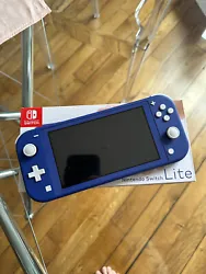 Nintendo Switch Lite + Splatoon 3 Mint Conditions. Console en parfait état acheté il y a un an. Emballage d’origine...