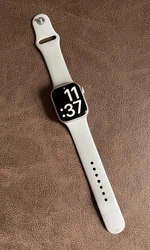 Apple Watch Series 7 41mm Aluminum Case with Sport Band - Starlight, Regular.... Good condition! Used since May 2022...
