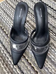 Pretty little thing heels size 7 black patent leather￼.