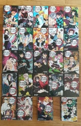 Collection complète Demon Slayer tome 1 à 22   + spin off   + guide du vent (attention ce dernier à pris l humidité...